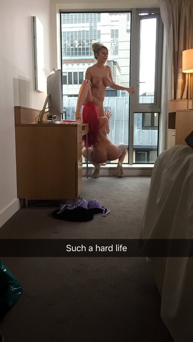 With the gorgeous @xBrooklynBluex xx https://t.co/Fqc5FzqQtc<a class="tags" href="/tag/xbrooklynbluex">@xbrooklynbluex</a>