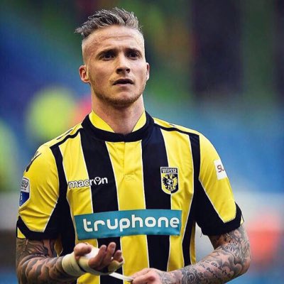 Alexander Büttner tweet media