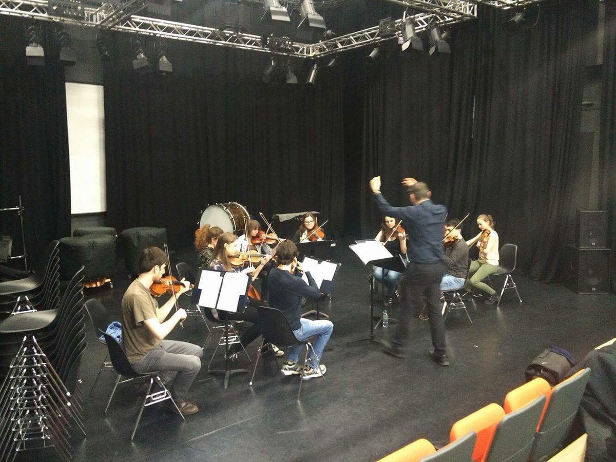 BathChaOS's tweet photo. String Ensemble are sounding fantastic for our Masterclass today! Don't forget to come along to our Orchestra session this afternoon 🎻🎵 https://t.co/oG94kUWdhx