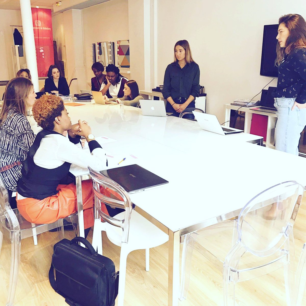 ImagePopup's tweet photo. Fière de participer avec mon expérience à la formation des élèves de cette super école. #esrparis #cestmonecole #popupimage #formation https://t.co/5fiW5nc7db