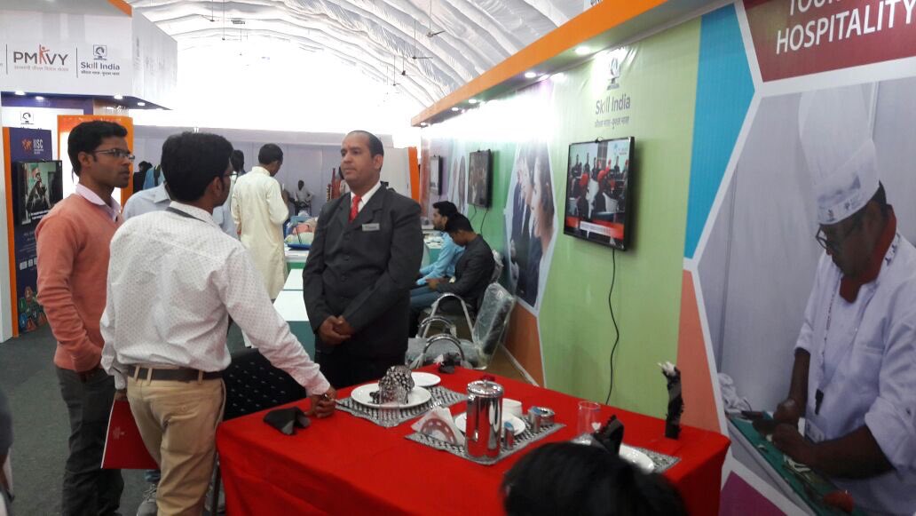skillthsc's tweet photo. Demonstration for people at THSC stall at Gramoday Mela , Chitrakoot. #pmkvy #isupportskillindia #pmkk #nsdc #msde #cii #skillthsc https://t.co/qIkSWro7eT