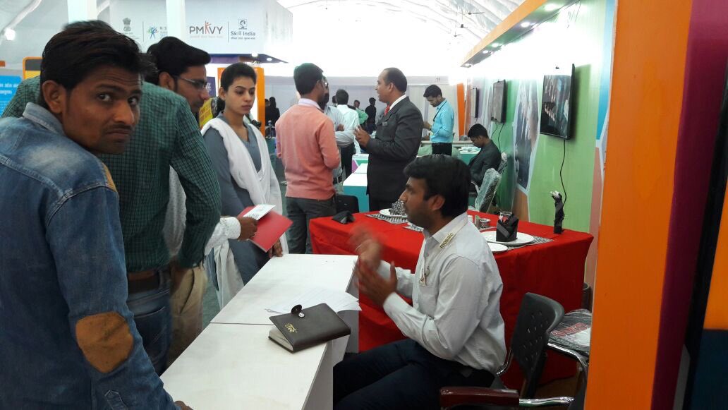 skillthsc's tweet photo. Demonstration for people at THSC stall at Gramoday Mela , Chitrakoot. #pmkvy #isupportskillindia #pmkk #nsdc #msde #cii #skillthsc https://t.co/qIkSWro7eT