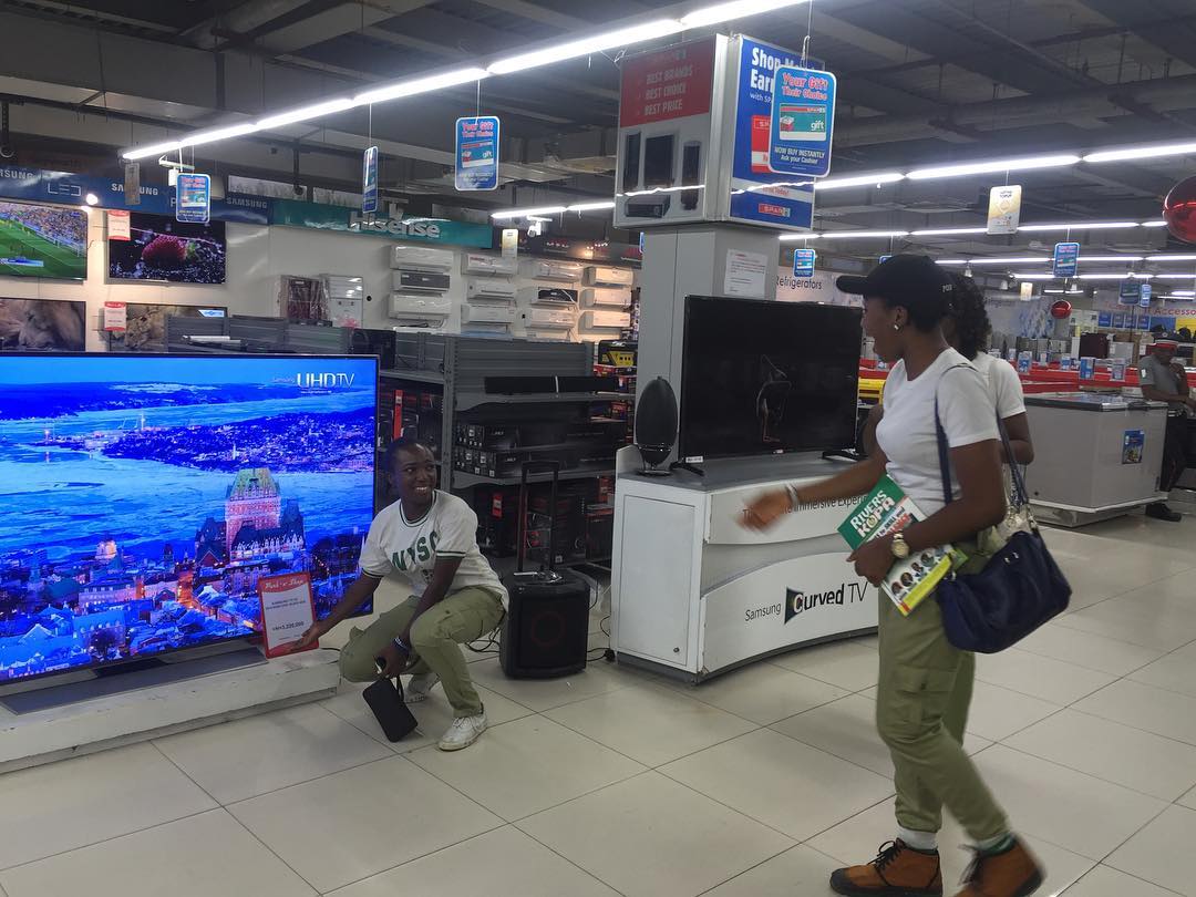 RiversCorpers's tweet photo. When you leave your village for the first time and NYSC sends you to PH and it's your first time seeing a big screen
#RivKopa https://t.co/EMOhrtribr
