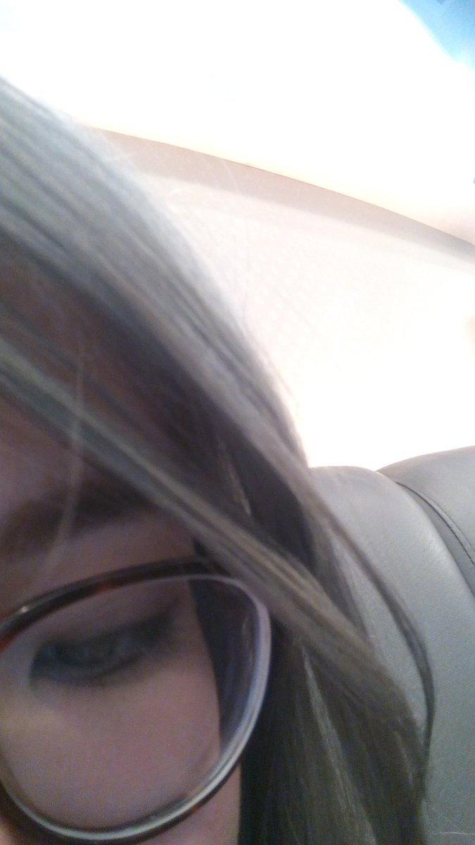 DARKSOVERElGN's tweet image. { Hey. }