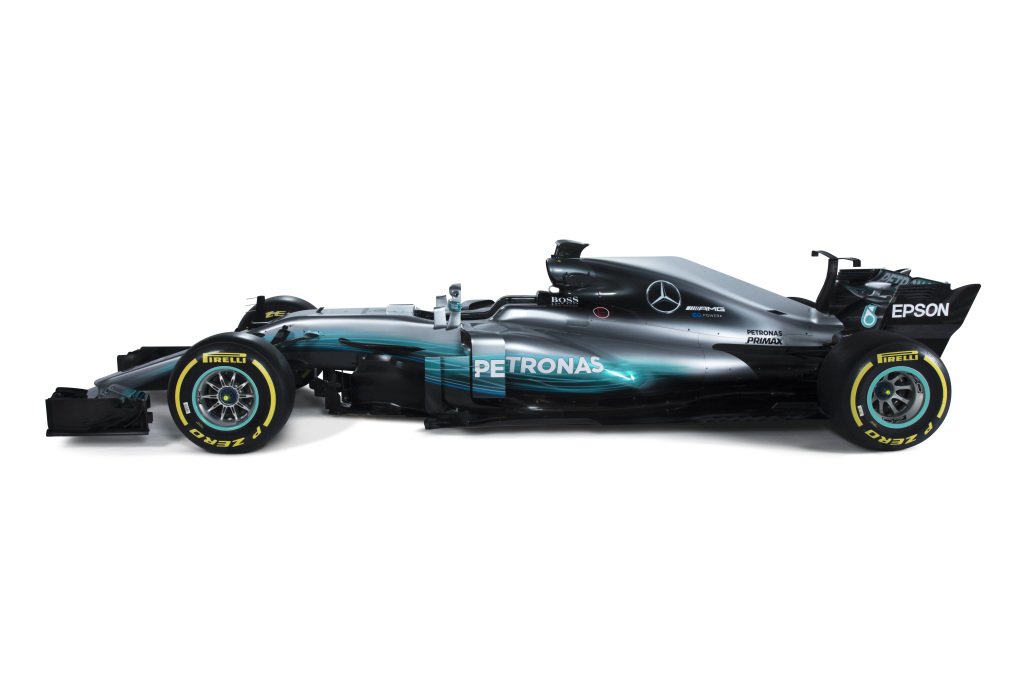 MercedesAMGF1's tweet photo. IN THE STUDIO: Meet the 2017 #F1 Silver Arrow 📸

https://t.co/b8S3SIa9nz @MercedesBenz @MercedesAMG @F1 https://t.co/upt3pVSCr3