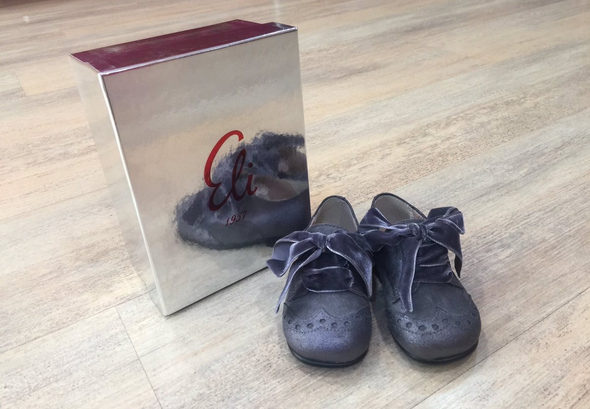 MiniVillena's tweet photo. Nuevos zapatos blucher en gris de la casa Eli shoes, no son ideales???😍😍😍 #blucher #eli #todopiel #minivillenacalzados https://t.co/q68KpZEM7h