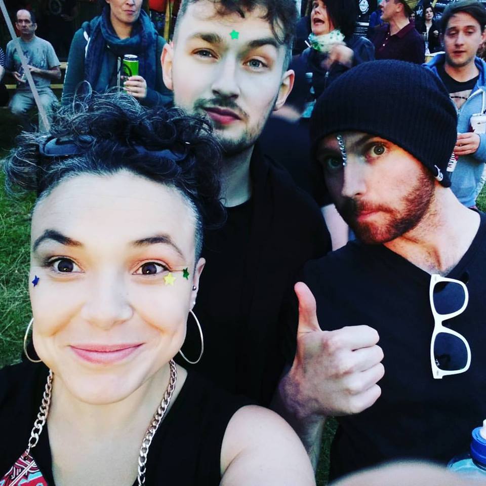 <a href="/cutoncemusic/">Cut Once</a> coming up after this one from <a href="/BARQ_music/">BARQ</a> - Bear! 🇮🇪🎶🎧 8Radio.com #LovinIrishMusic!