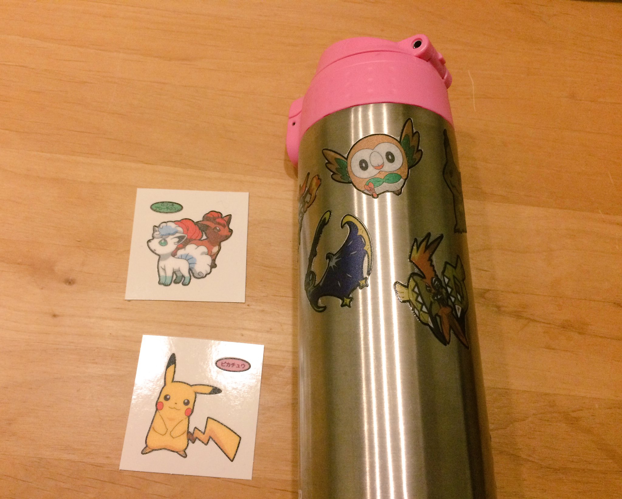 大森滋 ポケモンレジェンズアルセウス発売 近所の子供たちの間で ポケモンパンのシールを水筒に貼って 交換することが流行ってるらしい うちの子供も アローラロコンのシールが欲しくて たくさんポケモンパンを食べてた T Co