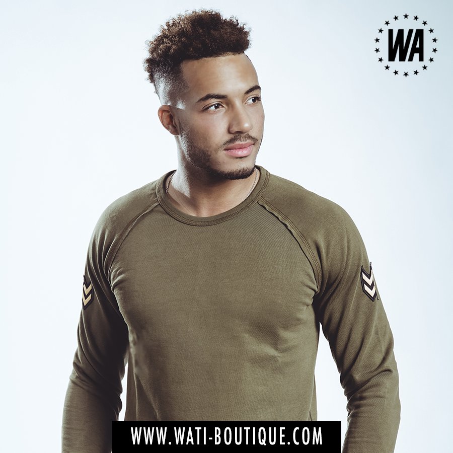 Les basiques c'est la base et ce t-shirt <a href="/WATIB_FR/">WATI B</a> sera parfait pour te looker au quotidien bit.ly/CapsuleWATIB #WATIB #mode #streetwear