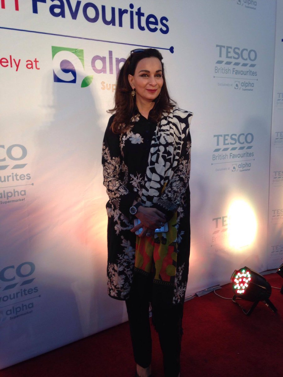 DailyShowbiz1's tweet photo. .@sherryrehman was there at #TescoAtAlpha launch https://t.co/iGAnI7sBAp