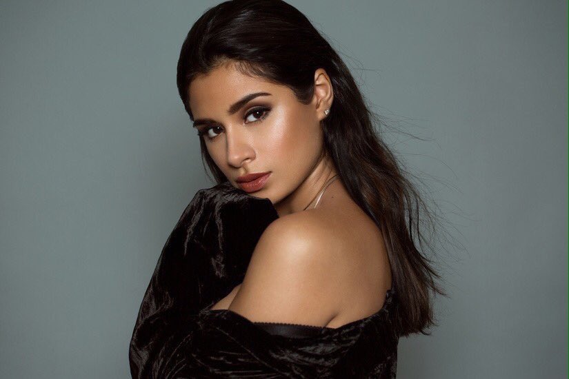 kindslut's tweet photo. Diane Guerrero is a fucking princess wtf https://t.co/mQ42wTXnIu