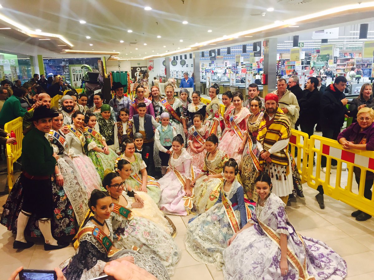 Exposició del Ninot 2017 #Alfafar en Galeria Comercial <a href="/CarrefourES/">Carrefour España</a> #FallasAlfafar <a href="/JRedondo08/">José Antonio Redondo</a> <a href="/JCNMVALENCIA/">JUAN CARLOS N M</a> Ja estem en falles!