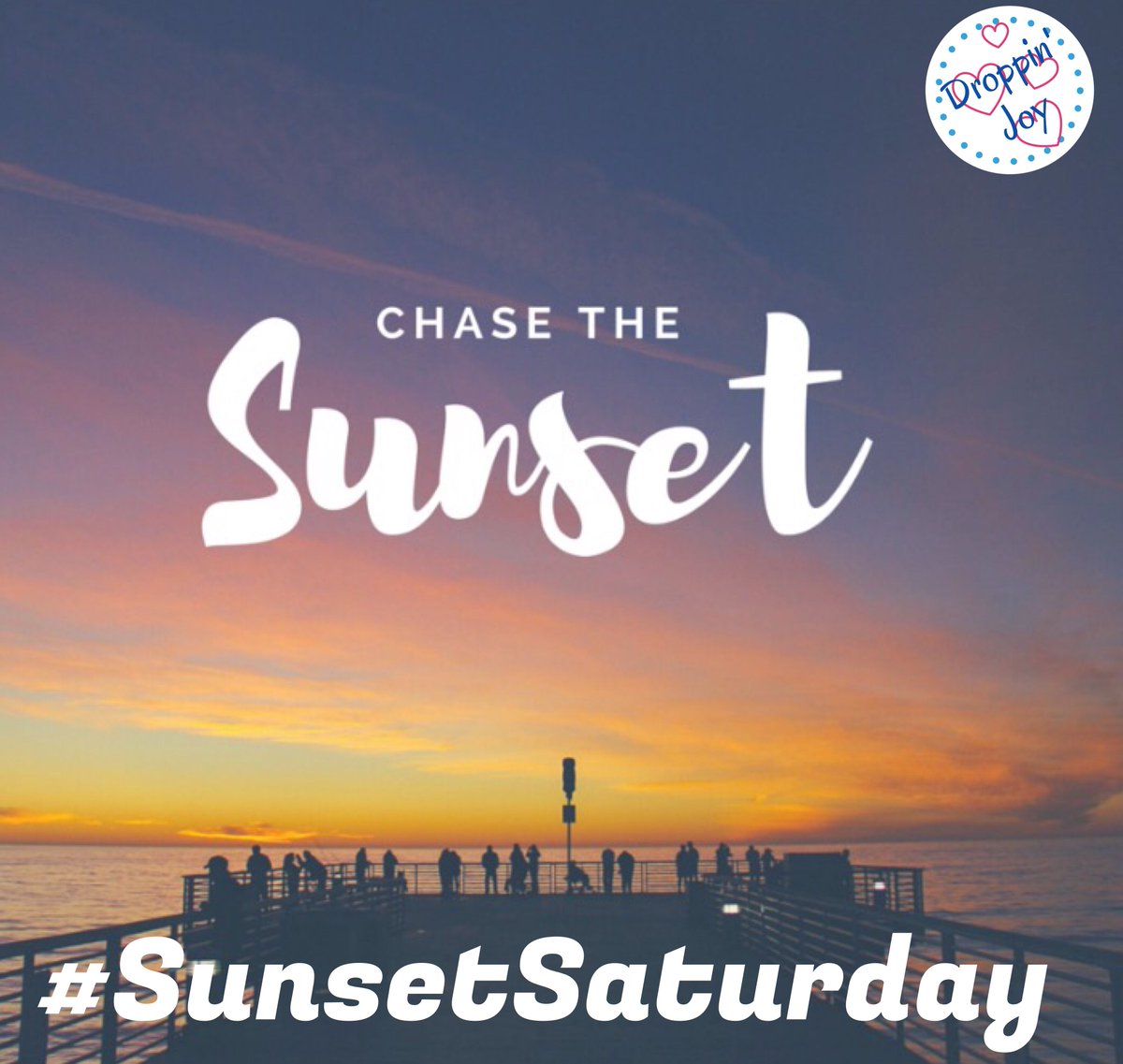 CleanChanges4Me's tweet image. What are you doing this weekend? Let us see how you took your oils with you. #sunsetsaturday