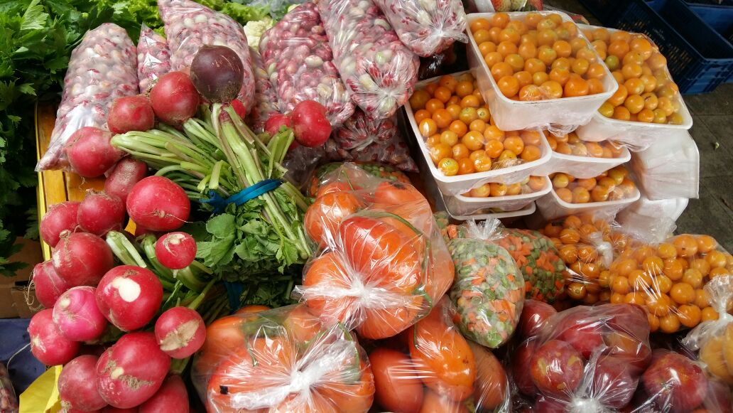 MerCampesinos's tweet photo. Productos frescos directamente del campo a la ciudad. Hoy 14 mercados para disfrutar la #CompraLocal y el talento de nuestra gente. https://t.co/hHrljqsr78