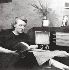 PeterMahood's tweet photo. Martha Seeger, a member of the 'Red Orchestra', sentenced to 2 yrs imprisonment for receiving foreign radio stations #GermanResistance #WWII https://t.co/L8K4Tb77tQ