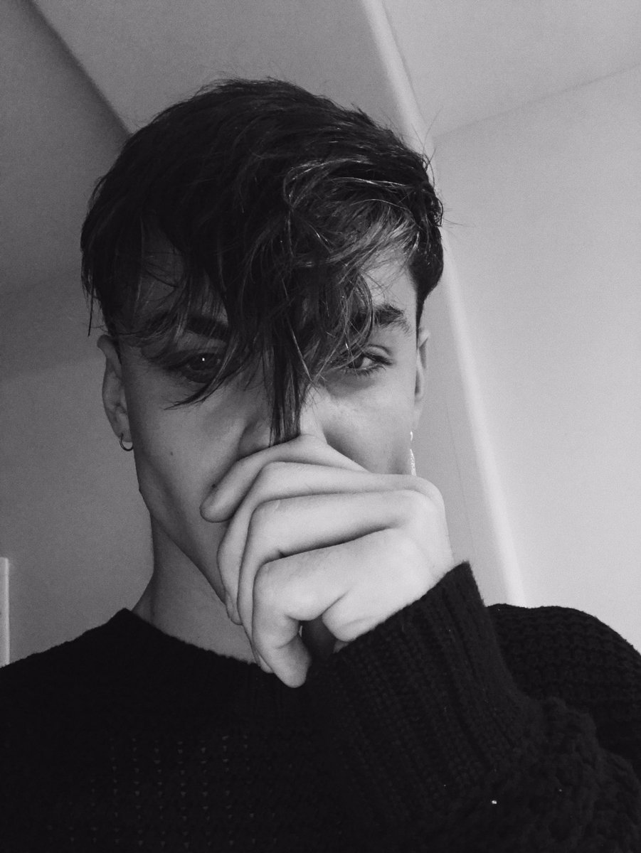 rtyourworld's tweet photo. Rt If you love @GraysonDolan https://t.co/XYFvEFdBUX
