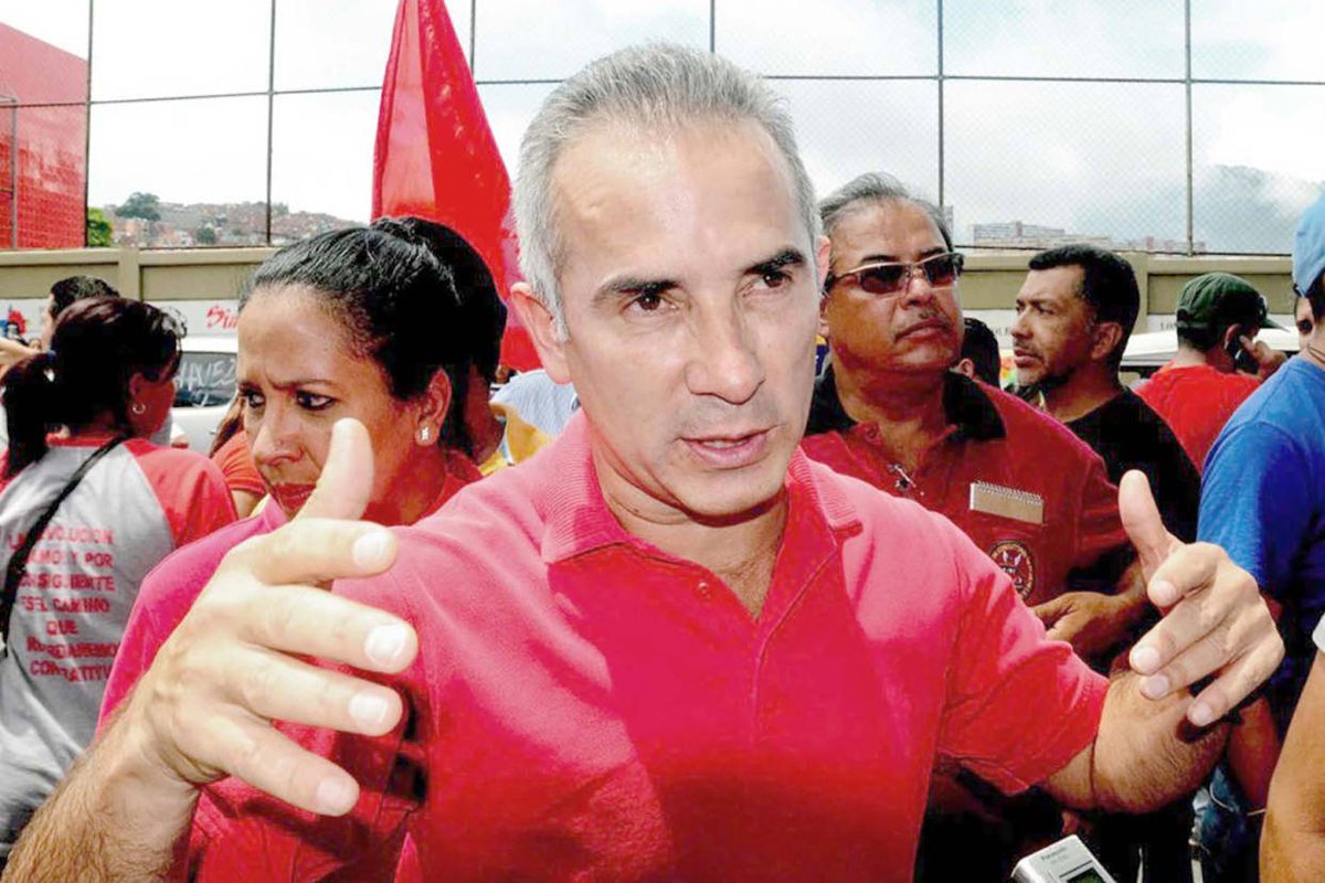 ElNacionalWeb's tweet image. Bernal: CLAP se podrán pagar con tarjeta de alimentación bit.ly/2lkKRsD