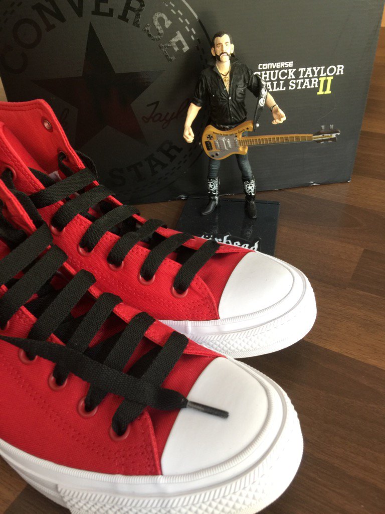 OlmedoGus's tweet photo. Mis nuevas @Converse #AllStarII listas p el estreno en #MundoRock @MinimalTv Invite a un amigo! Gracias @lulumateo https://t.co/mhguDaItMK