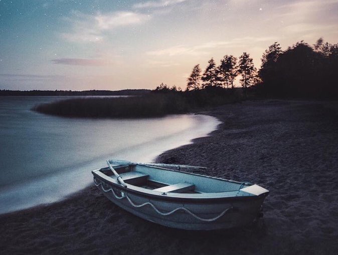 .
.كل شي #سيكون على مايٌرام 
إذا آمنت أن الله من يٌدير هذا الكون الفسيح
لايعجزه ترتيب فوضى #قلبك الصغير .