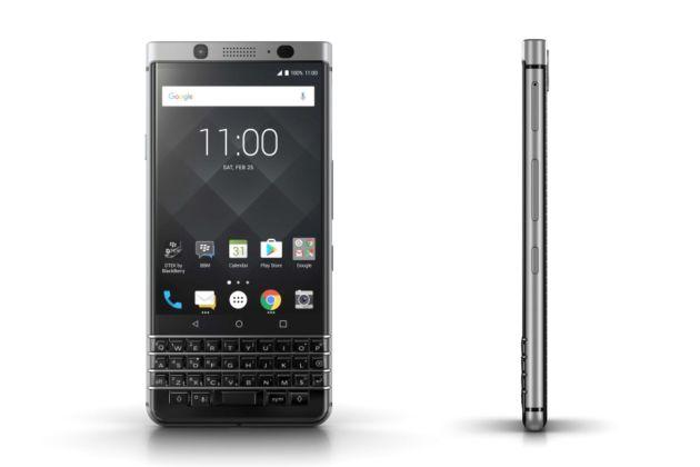 cybernovanet's tweet photo. Blackberry quiere resucitar en Barcelona con KeyOne https://t.co/ZIITeVcVz0 https://t.co/OXfyXEC45E