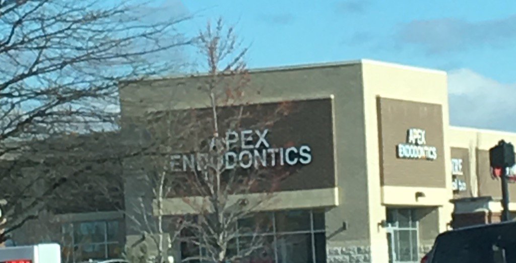 ZmanGibbs's tweet photo. #lifttour17 
Thanks to lift tour, we found a great place to get our root canals done! https://t.co/ayYKWIZVIX