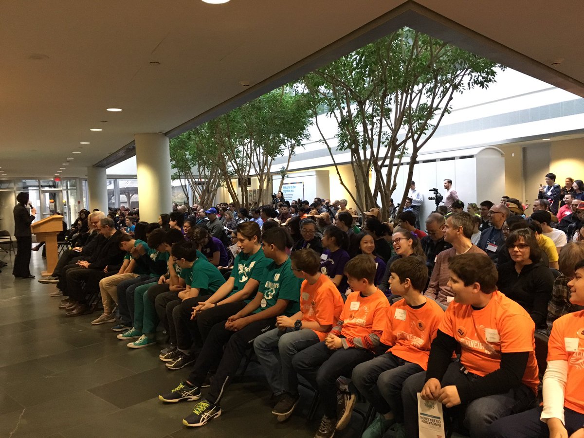 teresa_sing's tweet photo. #Ontario #Innovation Celebration Youth #Entrepreneurship journey dreaming imagination team #OIC_2017 #MorethanRobots #FIRSTInspires #IBMSTEM https://t.co/O2C7ldHtb4
