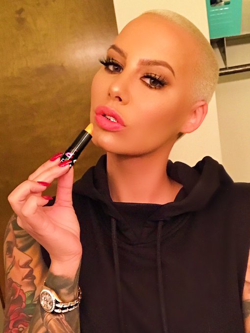 Try our new Mood changing lipstick only @flirtcosmetics ????❤️ https://t.co/qFWYFsrTZp