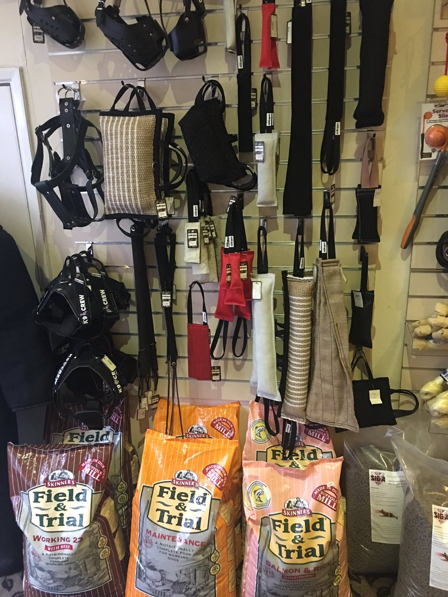 SIDdeadline's tweet photo. Great selection of dog handlers equipment leads collets bite sleeves tugs etc visit us at https://t.co/AofWGrVW85 #doghandler#dogs#security https://t.co/bWsVfZhQfG