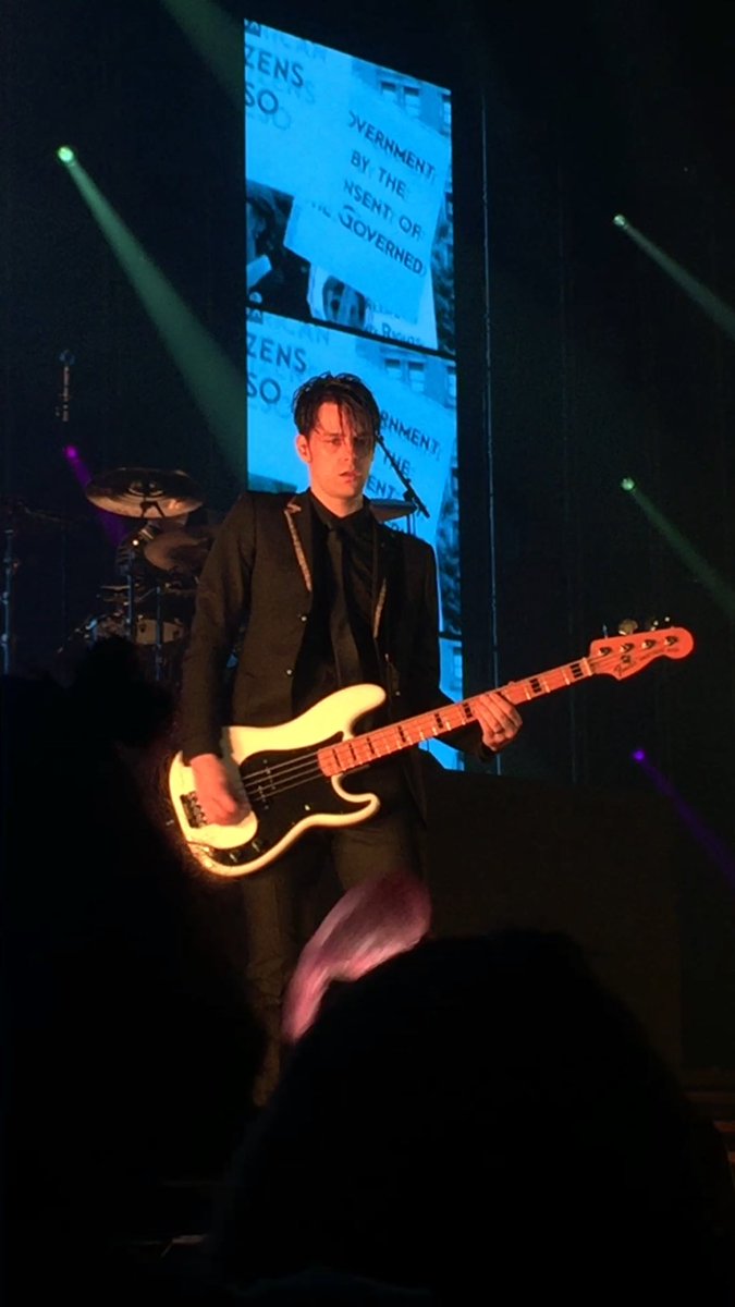 SVNSHINERIPTIDE's tweet photo. Dallon Weekes #DOABCT https://t.co/pcOUBh4YT5