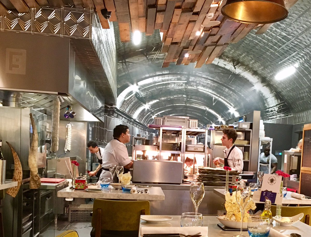 AMH010's tweet photo. Culinaire verwennerij bij #FGlab met chef himself @FrancoisGeurds in de keuken vandaag. Smaaksensaties als verjaardagskado, hoe heerlijk!! https://t.co/iiFlqeth72