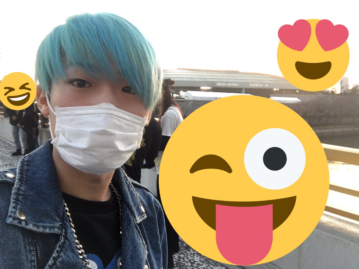 いっくん 禁断ボーイズ 今日はワンオクのライブ行ってました ほんと最高で久々に泣いた ほんと感動した 一緒に行く友達がいなくて寂しかったんですけど 一人でも行きたいくらい行きたくて ホント行ってよかった 一緒に写真撮ってくれた方ありがとう