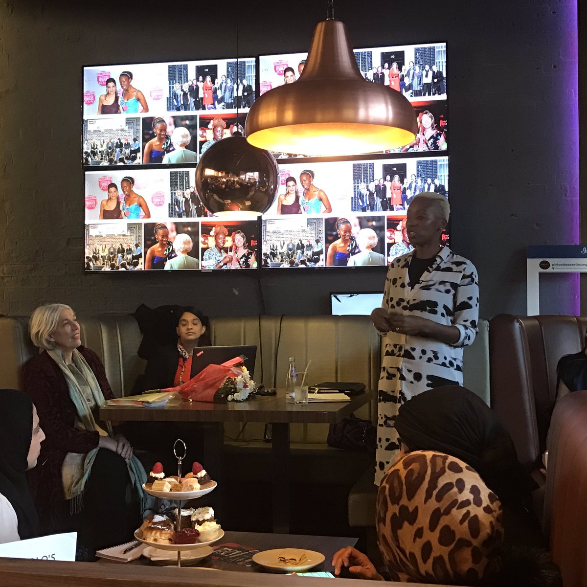 Hira_Malik786's tweet photo. The inspirational @JusticeMBE talking at #samosasaturday #EmpoweringProfessionalWomen https://t.co/WLIL3BaDtq