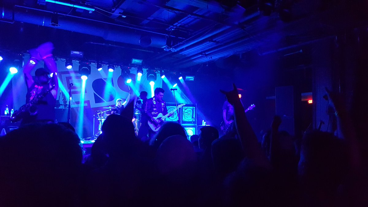 pg_soccercoach's tweet photo. @LessThanChris @lessthanvinnie @LessThanBuddy @LessThanRAJ, thanks for a great show! 25 yrs of @LessThanJake #hardbackcafe #masquerade https://t.co/X74VriSLZu
