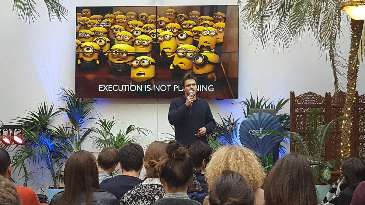 Chez <a href="/PayFit/">PayFit France</a> ils ont carrément inventé leur propre langage (le jetlang) pr dépasser leurs pbmatiques et concrétiser leur vision <a href="/_JoinLion/">JoinLion</a>