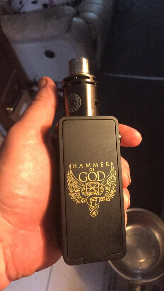 A handcheck from the boss man himself. Vape on folks! --- Luna @inkedladyluna 
#vape #vapefam #vapelife #ukvapers #obv