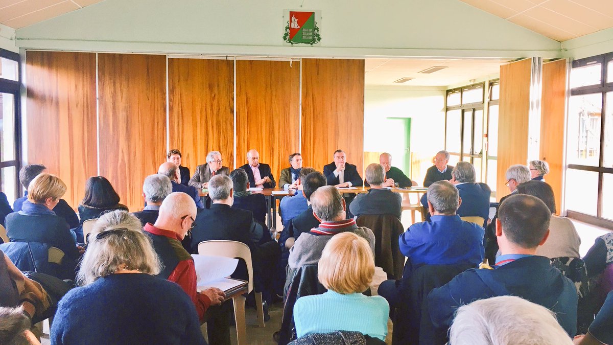 MaximeBuizard's tweet photo. Comité départemental des Républicains du Loiret #LR45. Tous mobilisés pour la victoire de @FrancoisFillon ! #FF2017 https://t.co/rRvXZfYUVF