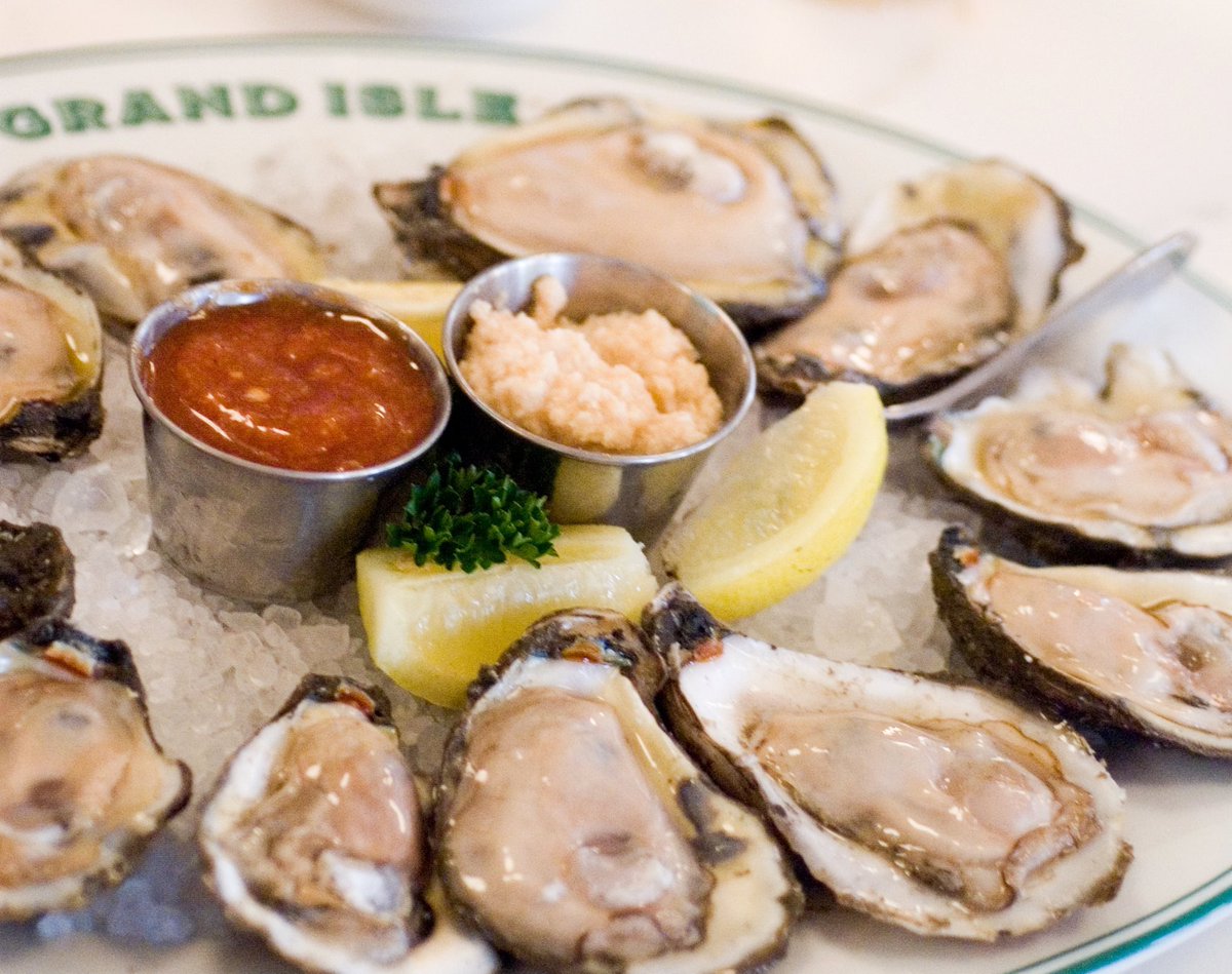 GrandIsle504's tweet photo. Oysters are so sensitive! Did you know oysters react physically in the same way that we taste or smell? #OysterFacts @grandisle504 https://t.co/8EJwfwrQS8
