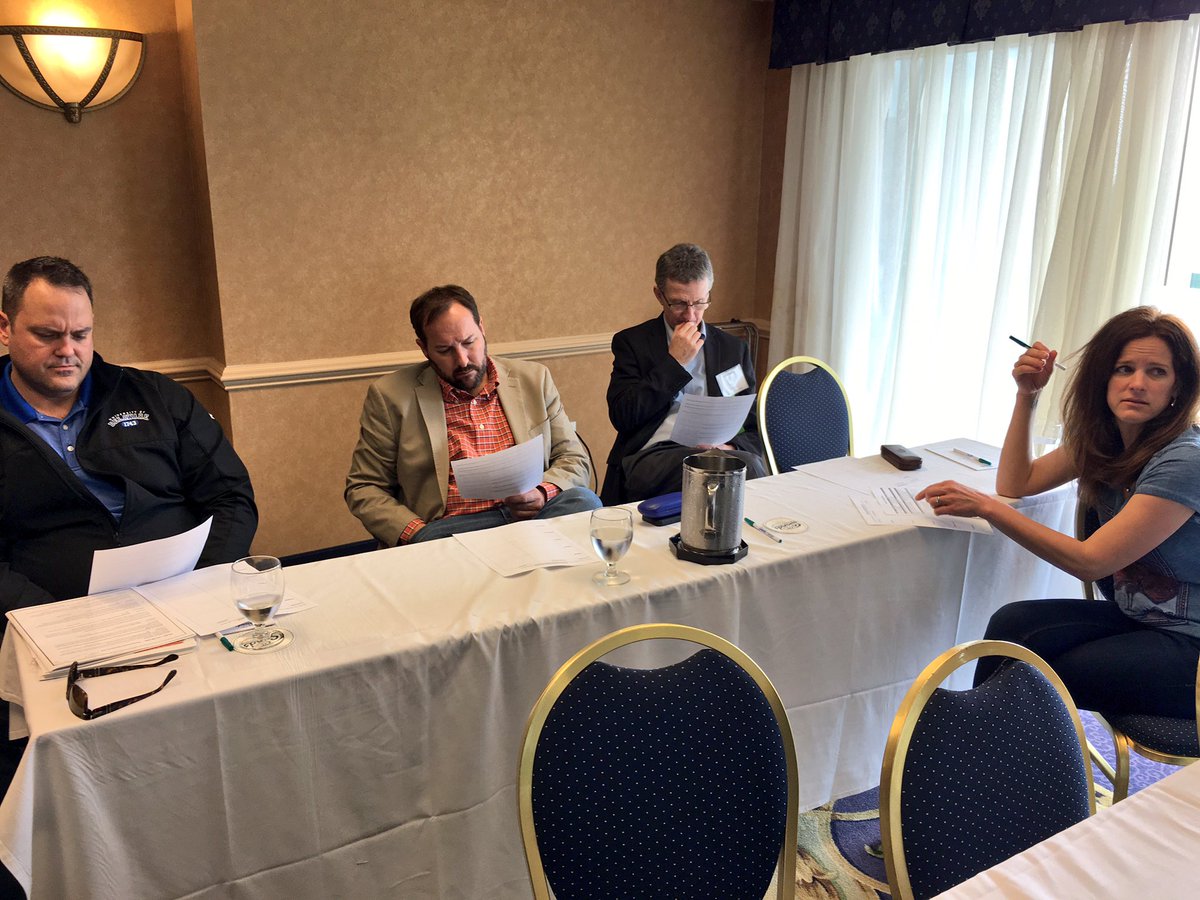 MidStatesCSS's tweet photo. Participants engage in guided exploration during session on using 5E lessons for inquiry #MSCSS2017 https://t.co/OMinmDbNZa