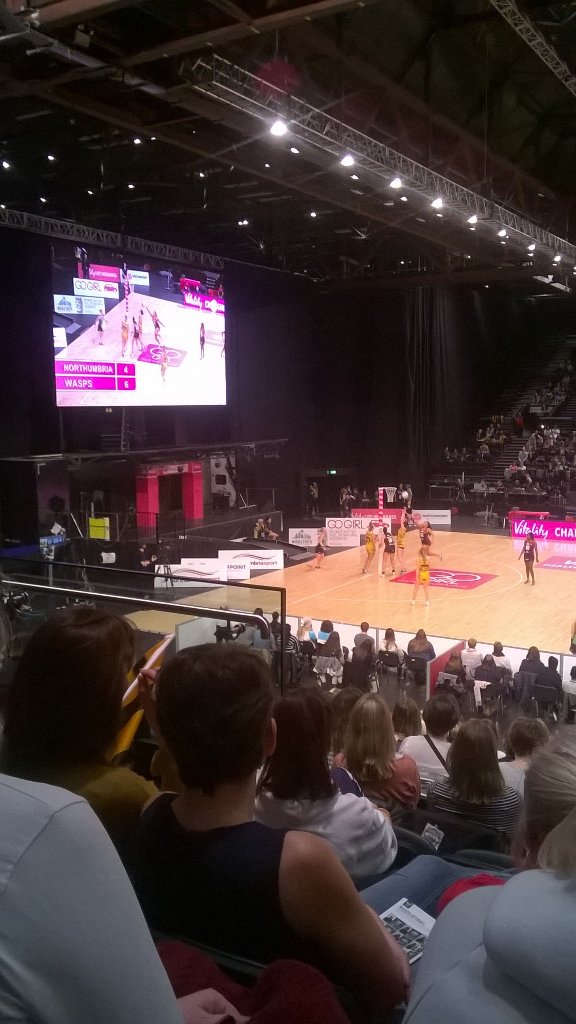 Wasps v Northumbria now, strong start from wasps #SuperTen #netball