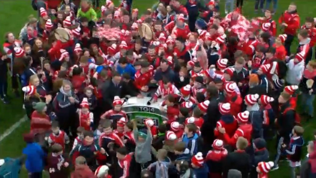 officialgaa's tweet image. COMHGHAIRDEAS le Sean Moran ó @CualaCLG; the AIB/TG4 All-Ireland SHC Club Semi-Final 'Laoch na hImeartha' - a man in demand with Cuala fans!