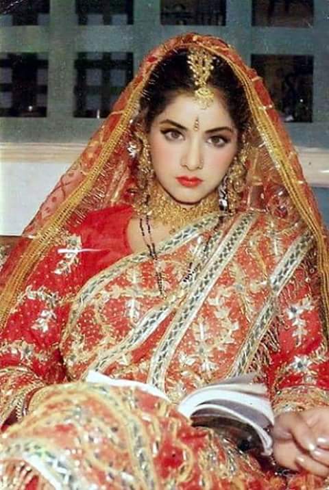 Happy birthday divya bharti jee hum apko kabhi nahi bhulenge 