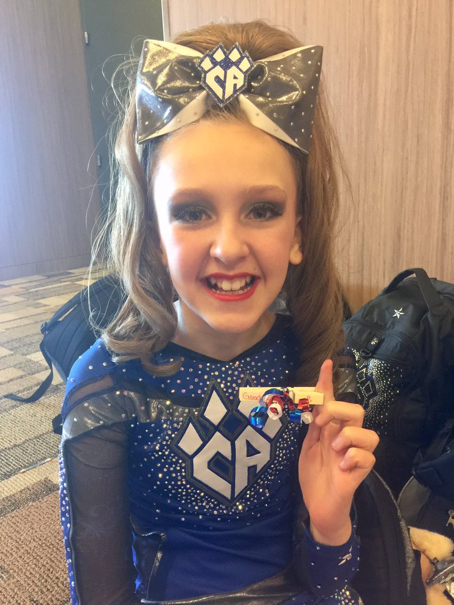 ca_tegs's tweet photo. Thank you @wcallstars for the super cute Good Luck clip! #NCAnationals #NCA2017 #kingdomcats 💙❤ https://t.co/VRuZjqJdWX