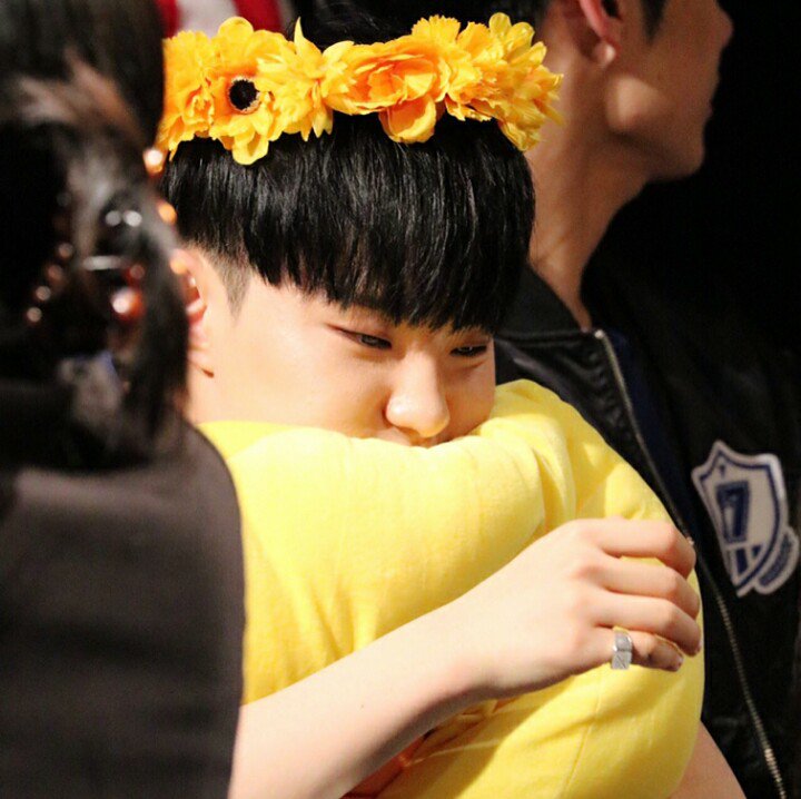Windarih's tweet photo. Hoshi so sweet!✌🌈 Seventeen

Cr. negahoesh https://t.co/69ynHTEwgW