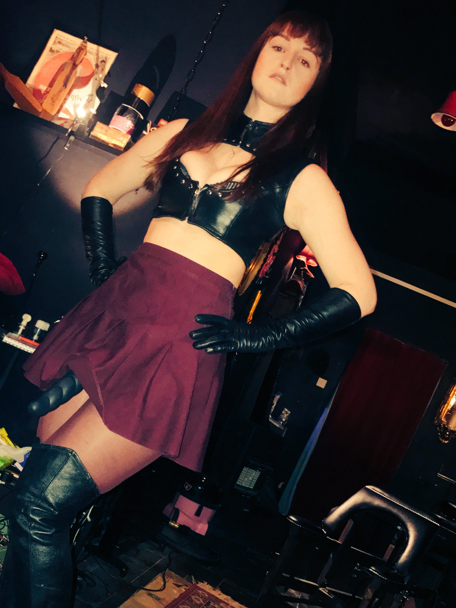 𝐕𝐢𝐯𝐢𝐞𝐧𝐧𝐞 𝐥𝐀𝐦𝐨𝐮𝐫 على X: StrapOn Pegging AlphaFemale  FemDom Mistress in Edinburgh @OriginalSinEDB LeatherBoots ThighHighs  LeatherGloves Worship Cock Porn t.coy96xIVJIEF  X