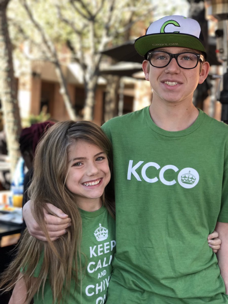 ChiveOnAZ tweet media