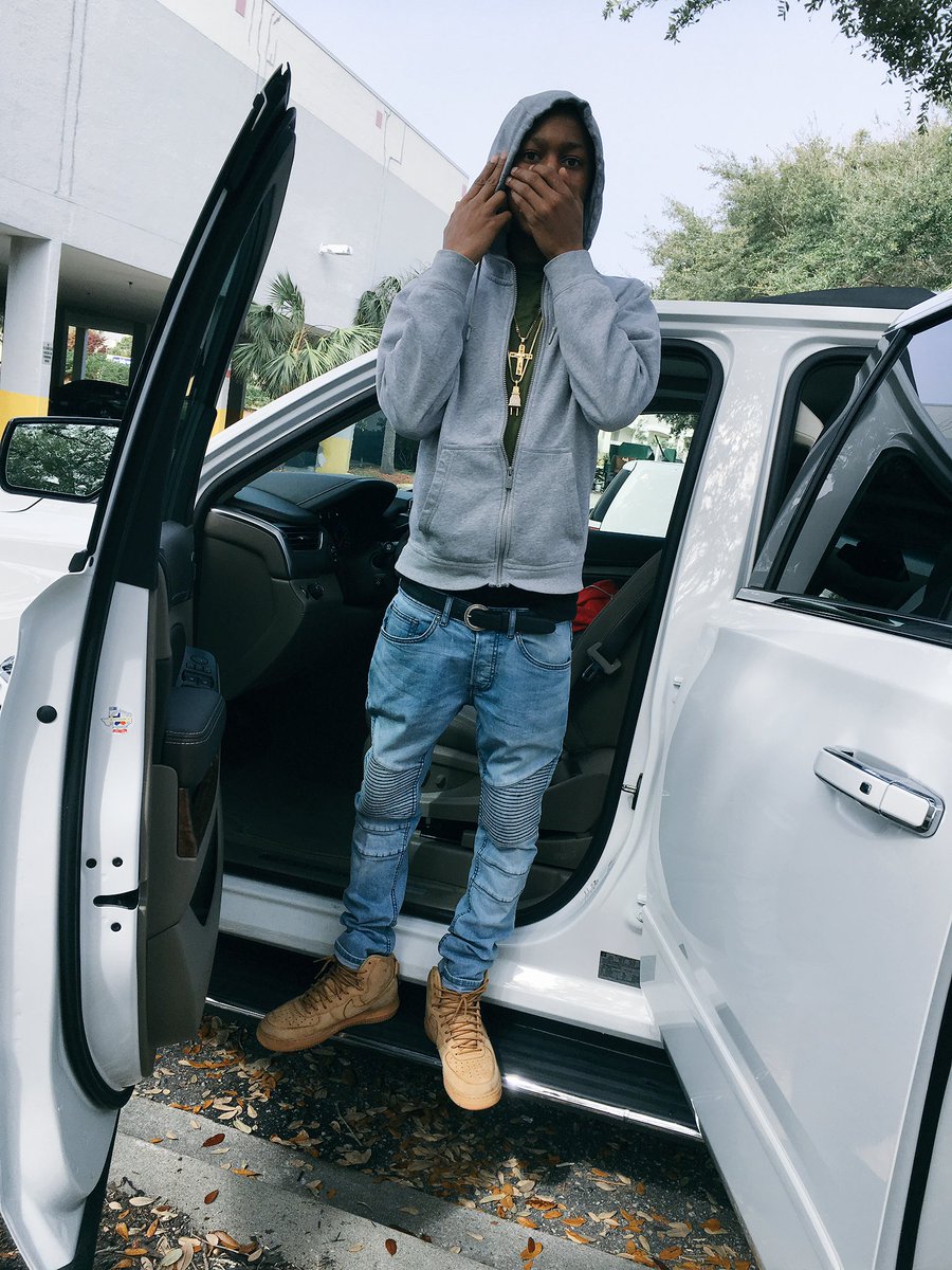 BucksDaMenace's tweet photo. 💰🤢🤷🏽‍♂️ https://t.co/KYNvANFMjq