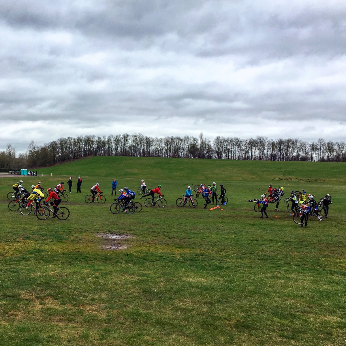 CXHelen's tweet image. A great day passing in CX skills in Milton Keynes. It wasn't warm but it was fun