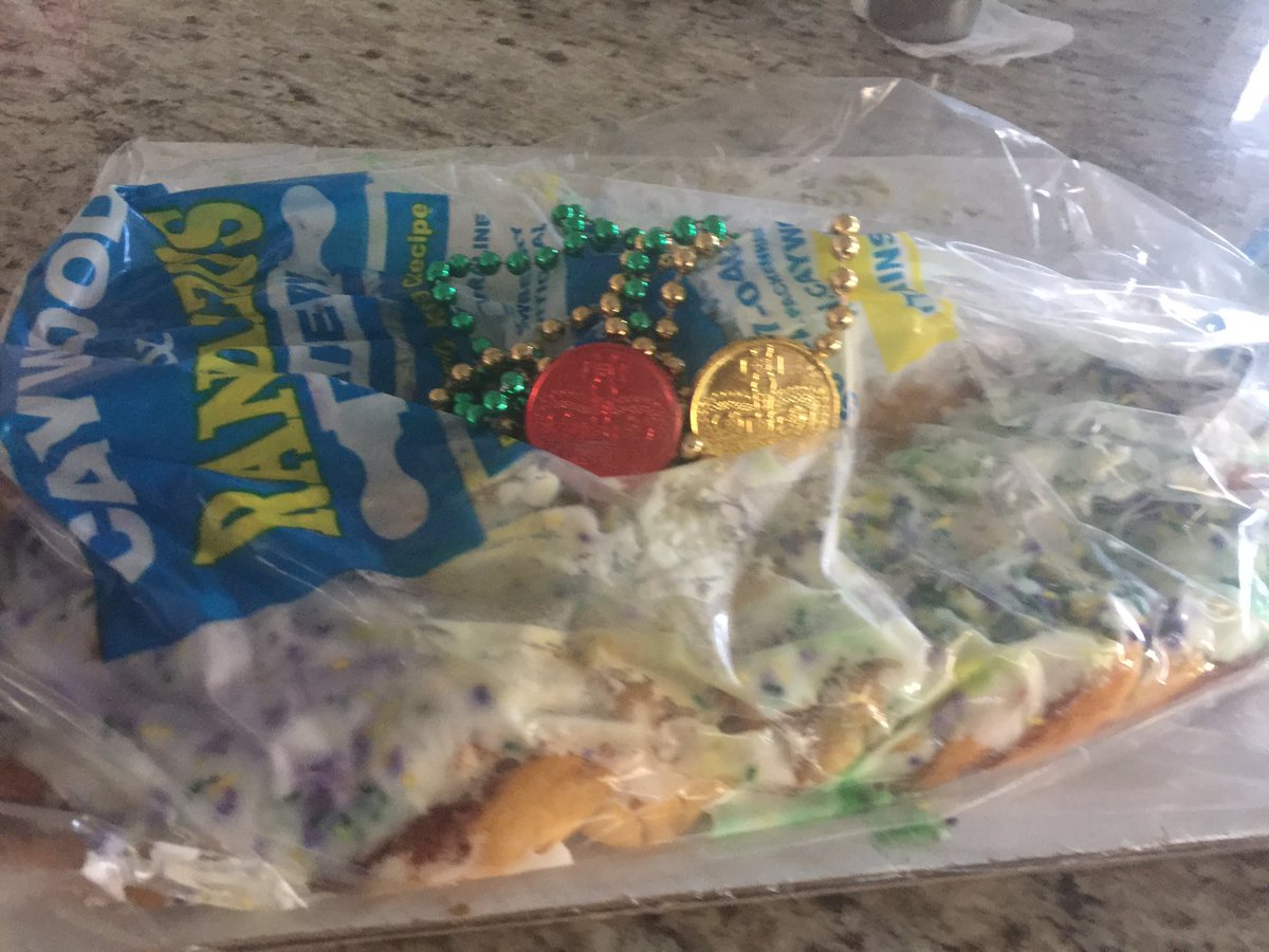 SoniaMKhunkhun's tweet image. Great #hpm17..looking forward to #hpm18.Thank you all! Now back in the Big Easy to eat king cake&amp;amp;catch beads. Happy Mardi Gras!#hpmrookie17