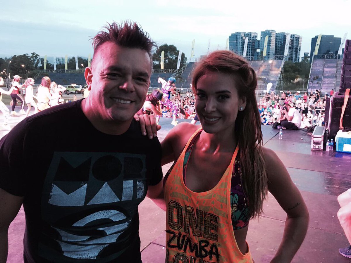 Gracias <a href="/jescirio/">Jesica Cirio</a>  por visitar <a href="/VivamosVL/">Vicente López</a> <a href="/radiosynchroOK/">Radio de Zona Norte</a>  #Zumba