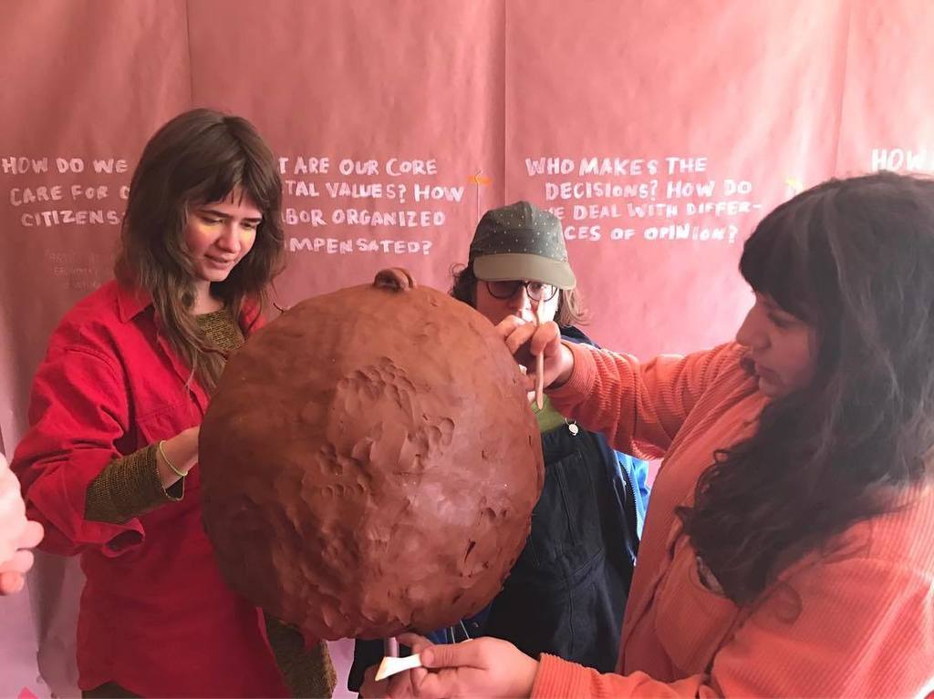 ASPpsu's tweet image. @amandaleighevans offers up material for the creation of new worlds. ift.tt/2lWieWi